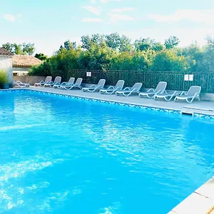 Vue Magnifique Sur Les Alpilles, Avec Piscine Appartement